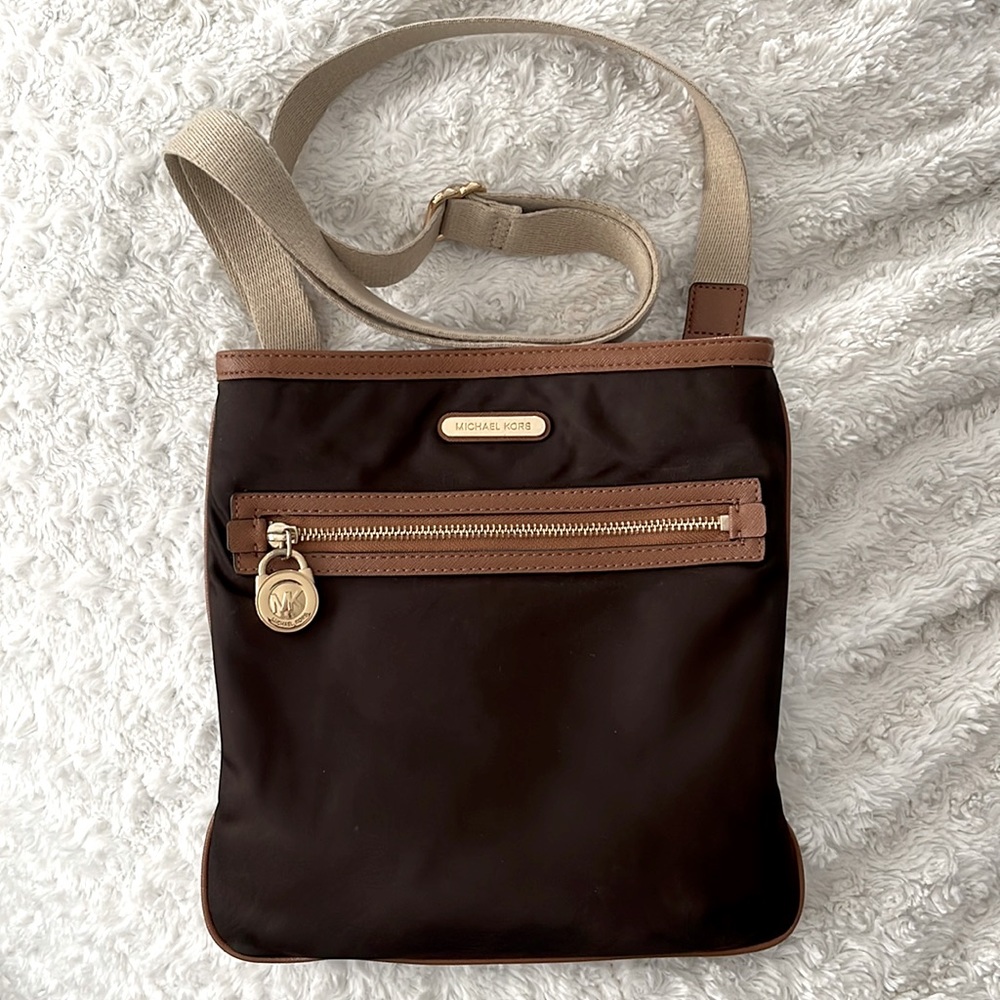 💗50% SALE💗 MICHAEL Michael Kors crossbody 💛